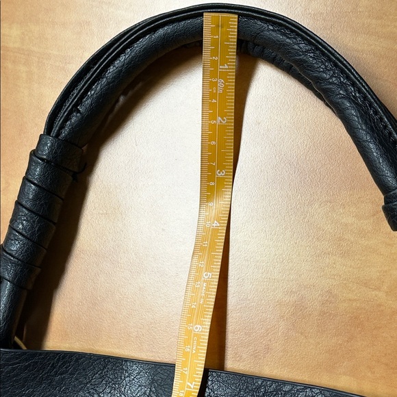 Malibu Skye Black faux Leather Bucket Bag with Woven handles Details - Picture 9 of 9